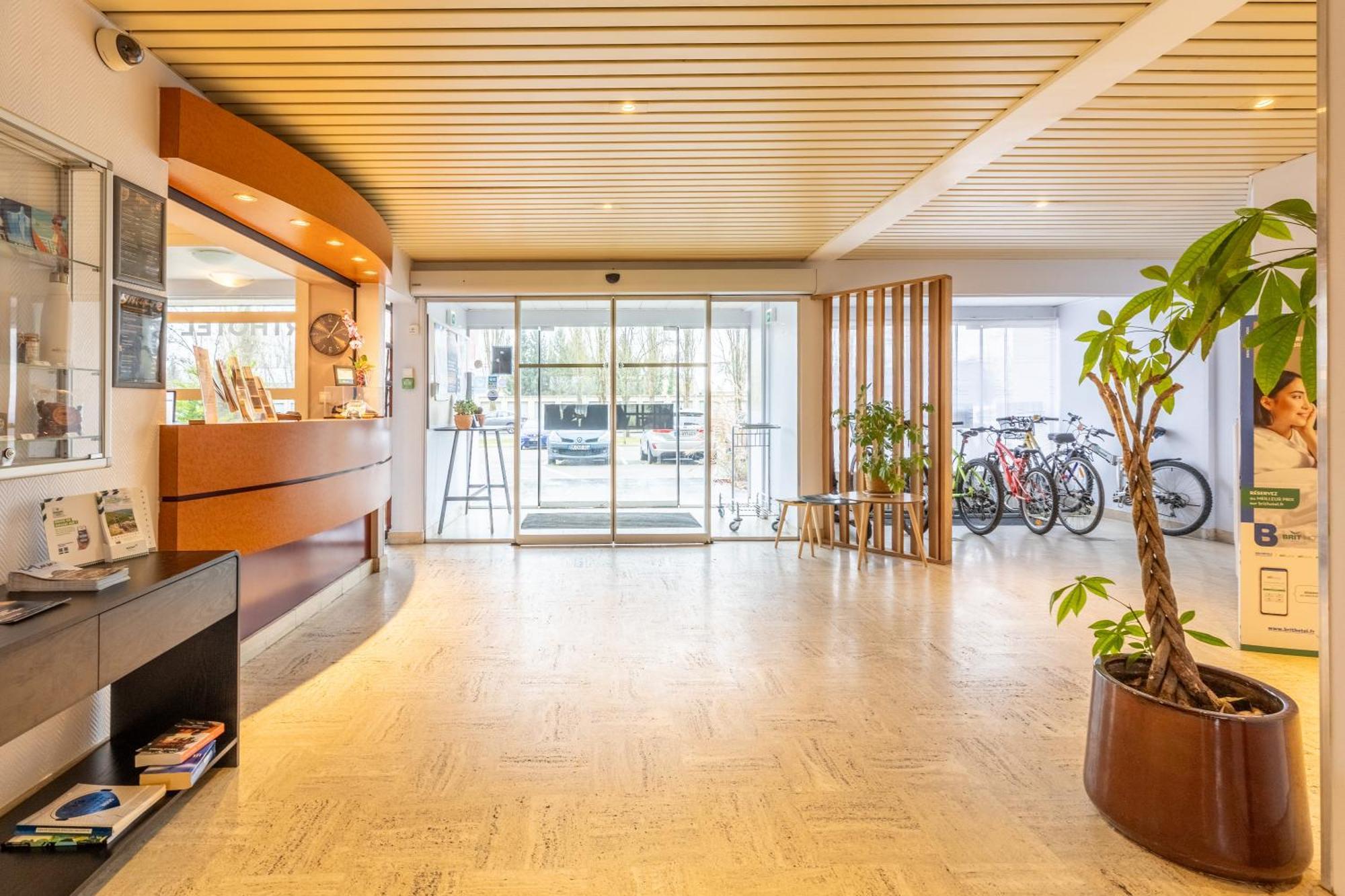 Brit Hotel Le Parc Vichy Bellerive-sur-Allier Eksteriør billede
